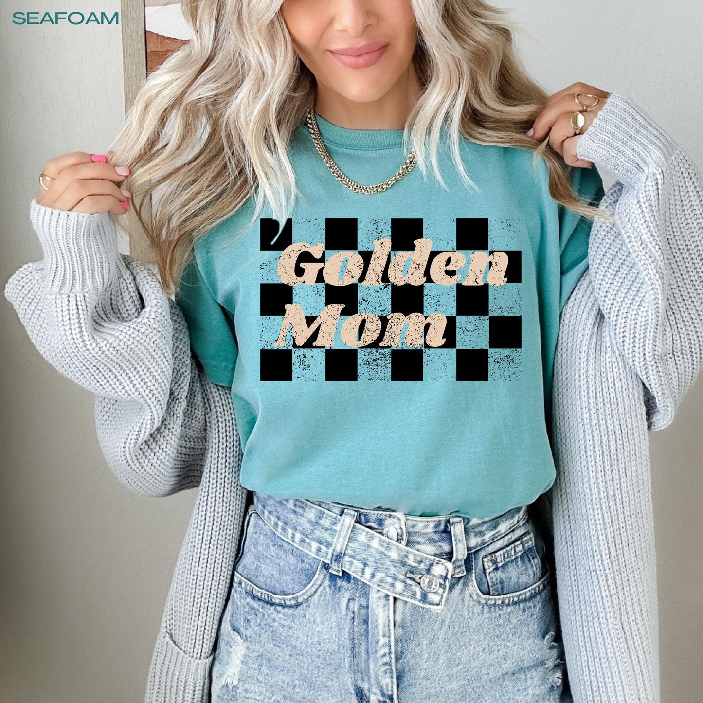Retro Checkered Golden Retriever Mom Shirt, dog mom comfort colors® tshirt, golden dog gifts, motherhood t-shirt, dog grandma tee