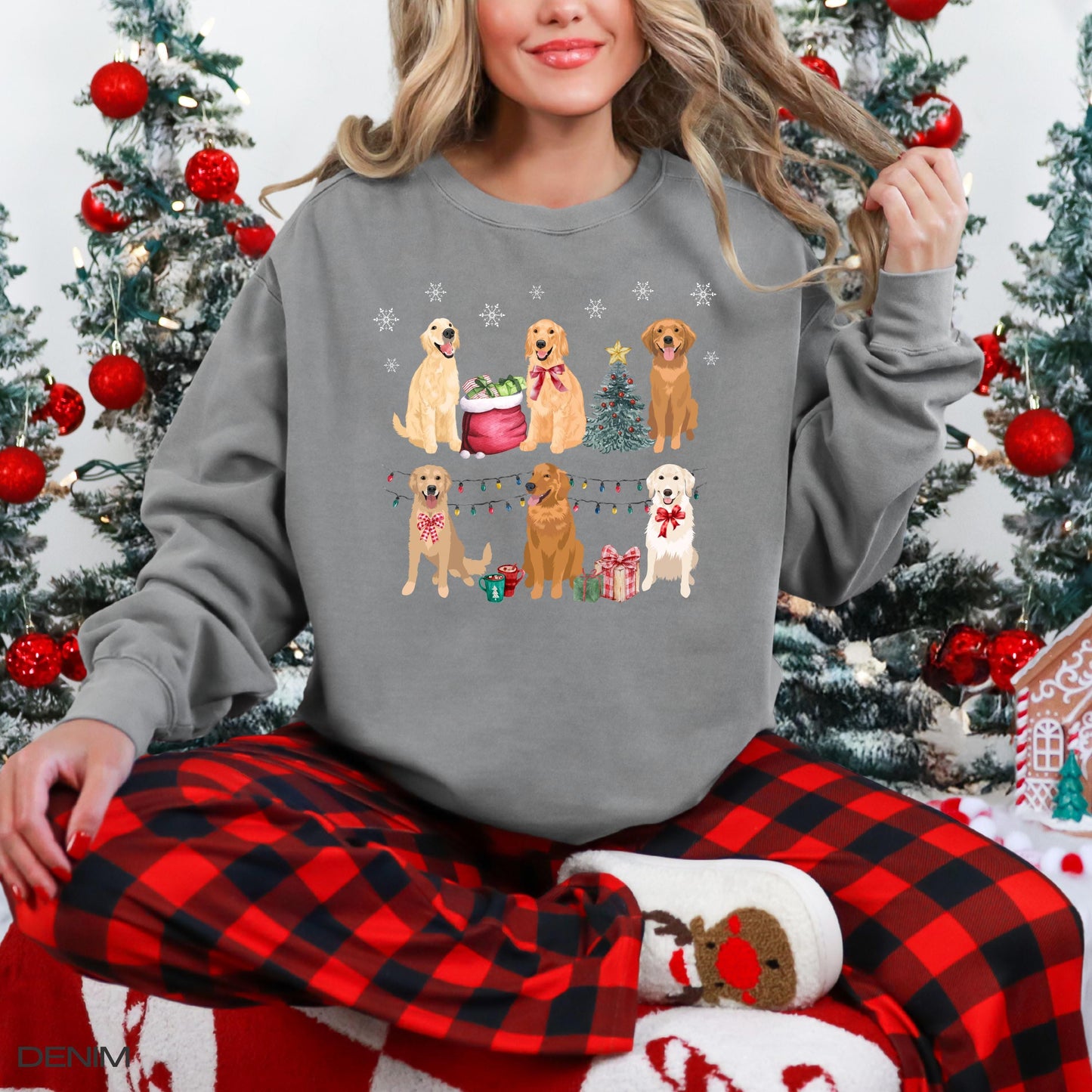 Christmas Golden Retriever Sweatshirt, xmas retriever gifts, winter retriever shirt, anniversary gift, dog mom tee, thanksgiving sweater