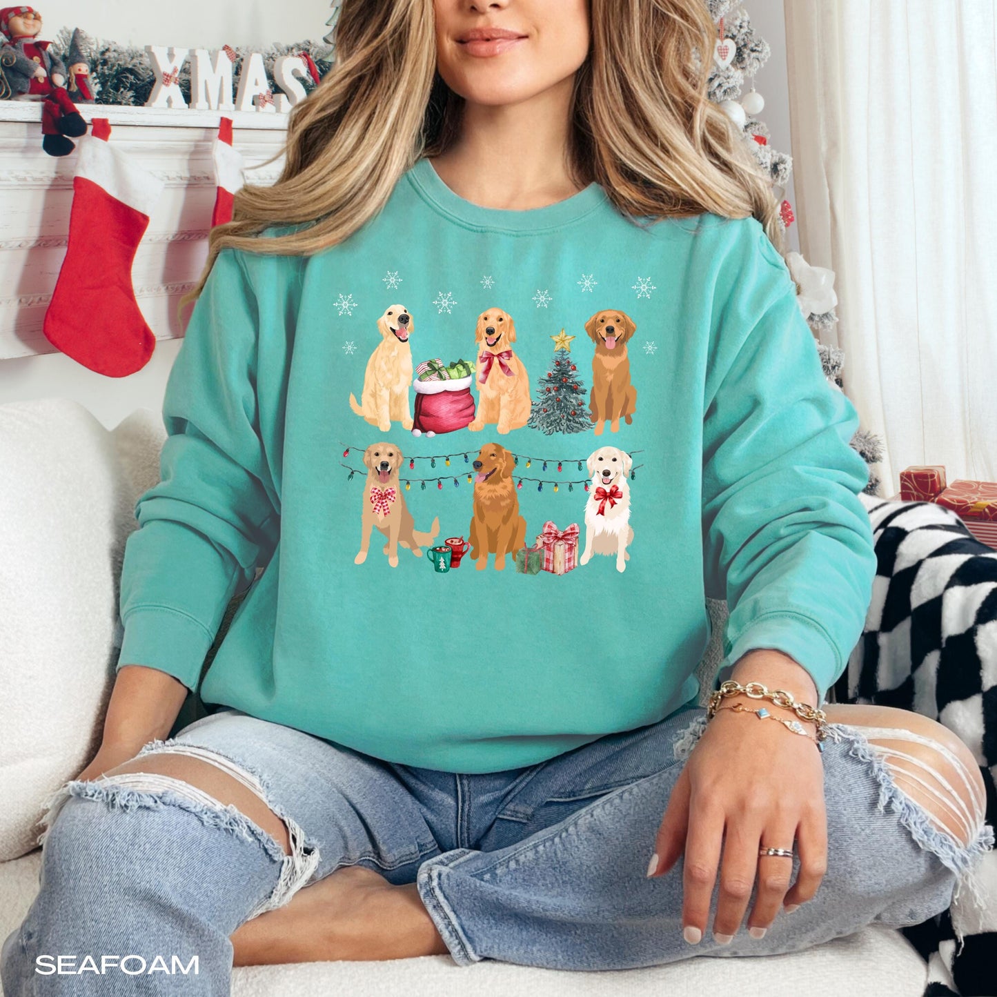 Christmas Golden Retriever Sweatshirt, xmas retriever gifts, winter retriever shirt, anniversary gift, dog mom tee, thanksgiving sweater