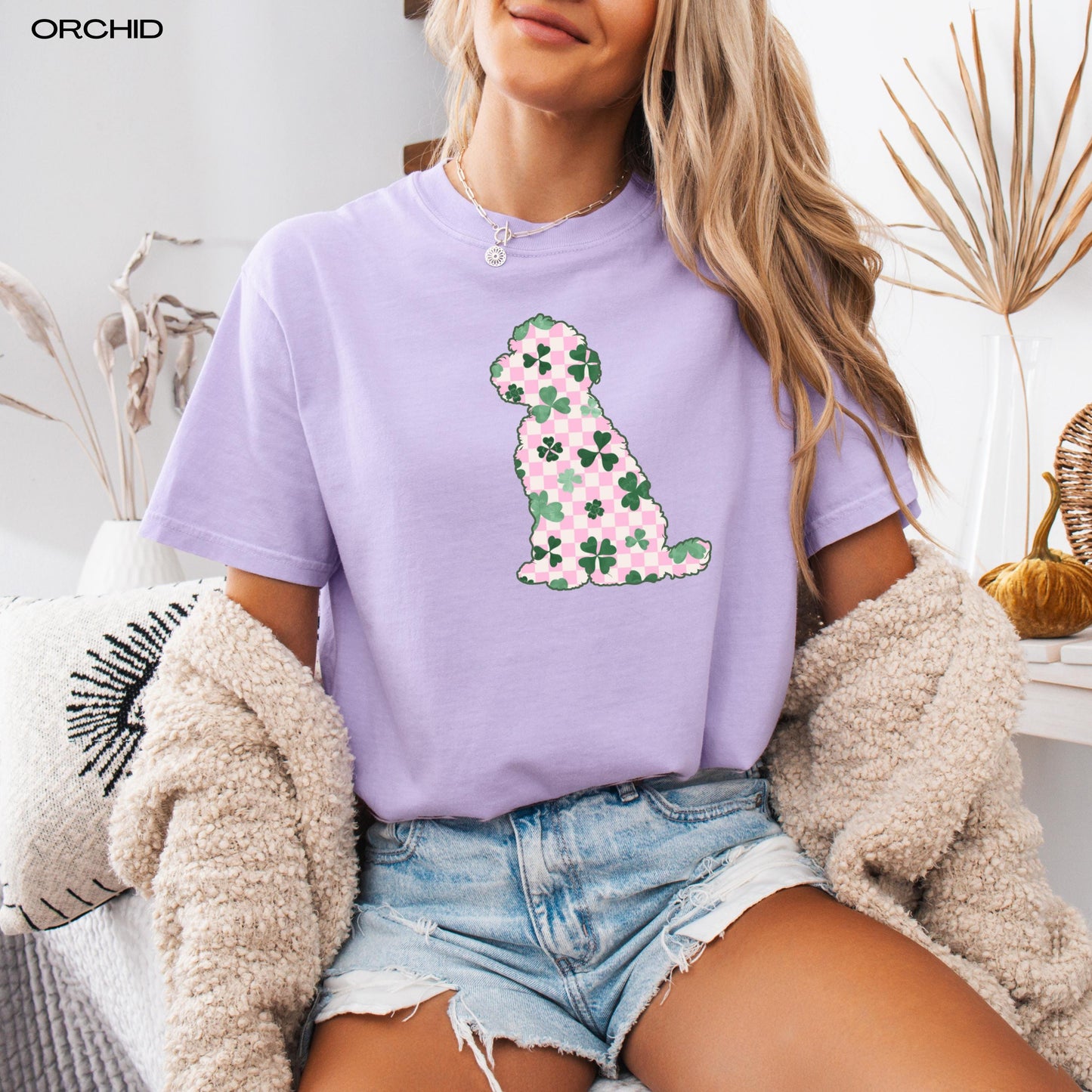 Pink Retro Shamrock Golden Doodle shirt, doodle dog gift, lucky leprechaun, irish gift, goldendoodle mama sweatshirt, Saint Patricks day