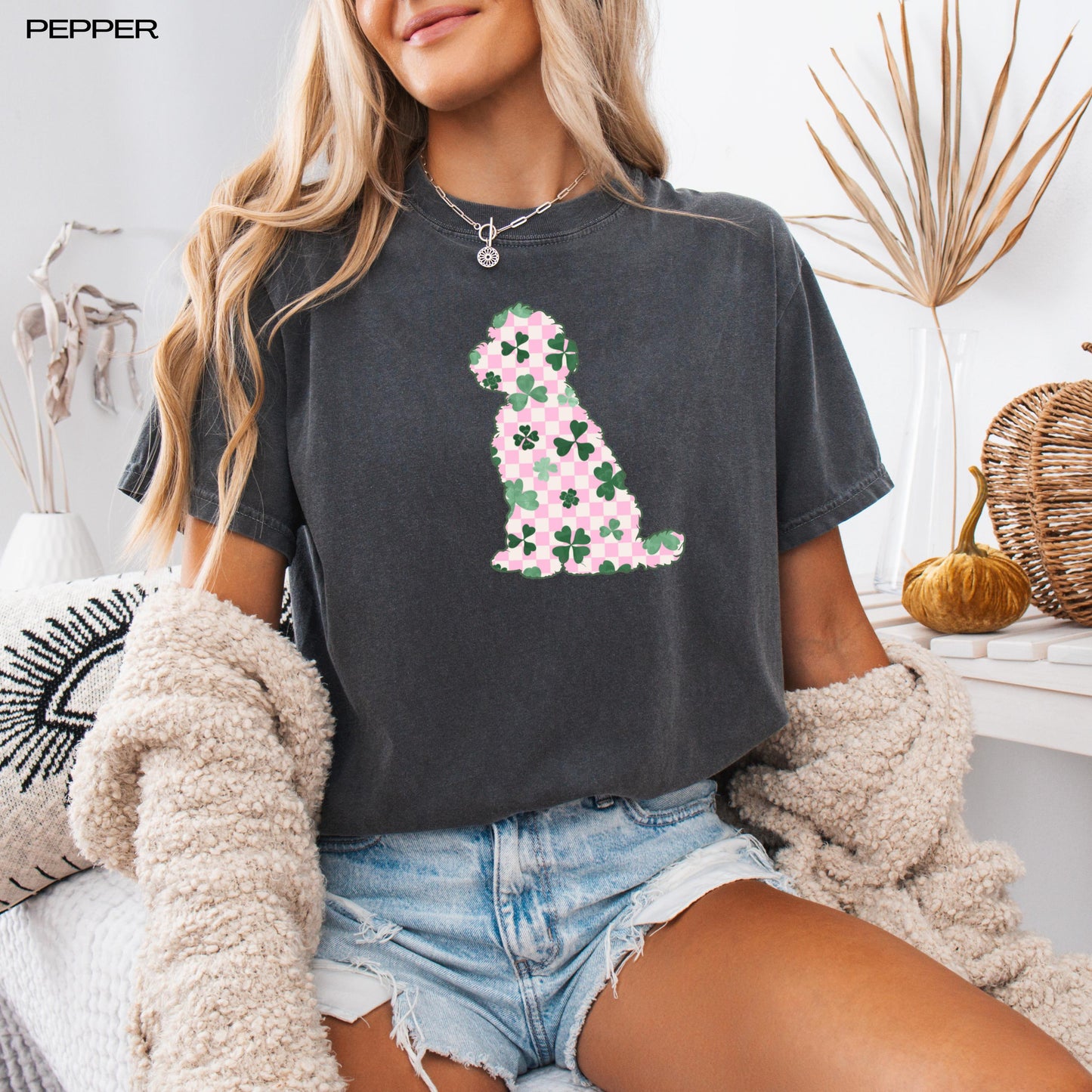 Pink Retro Shamrock Golden Doodle shirt, doodle dog gift, lucky leprechaun, irish gift, goldendoodle mama sweatshirt, Saint Patricks day