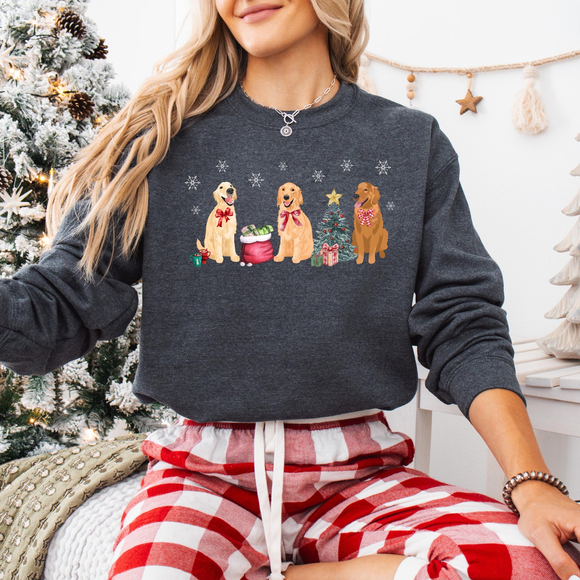 Christmas Golden Retriever Sweatshirt With Snowflakes ywd4kc-br.myshopify.com
