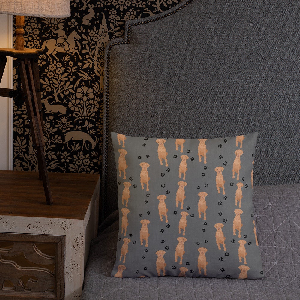 Dark Gray Vizlsa Throw Pillow ywd4kc-br.myshopify.com