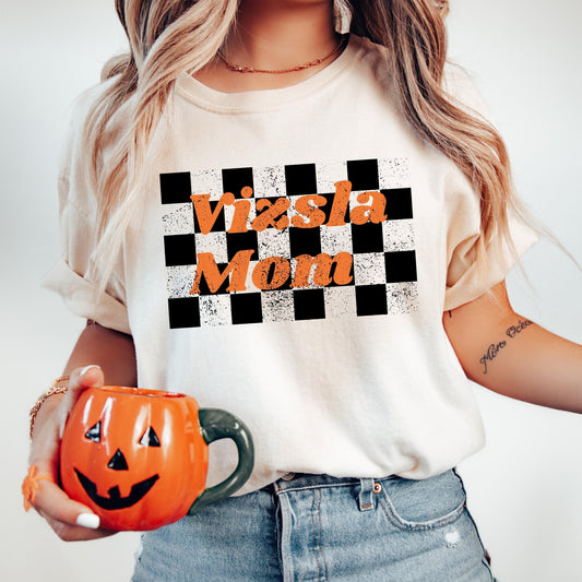Retro checkered Vizsla mom comfort colors t-shirt for vizsla gifts