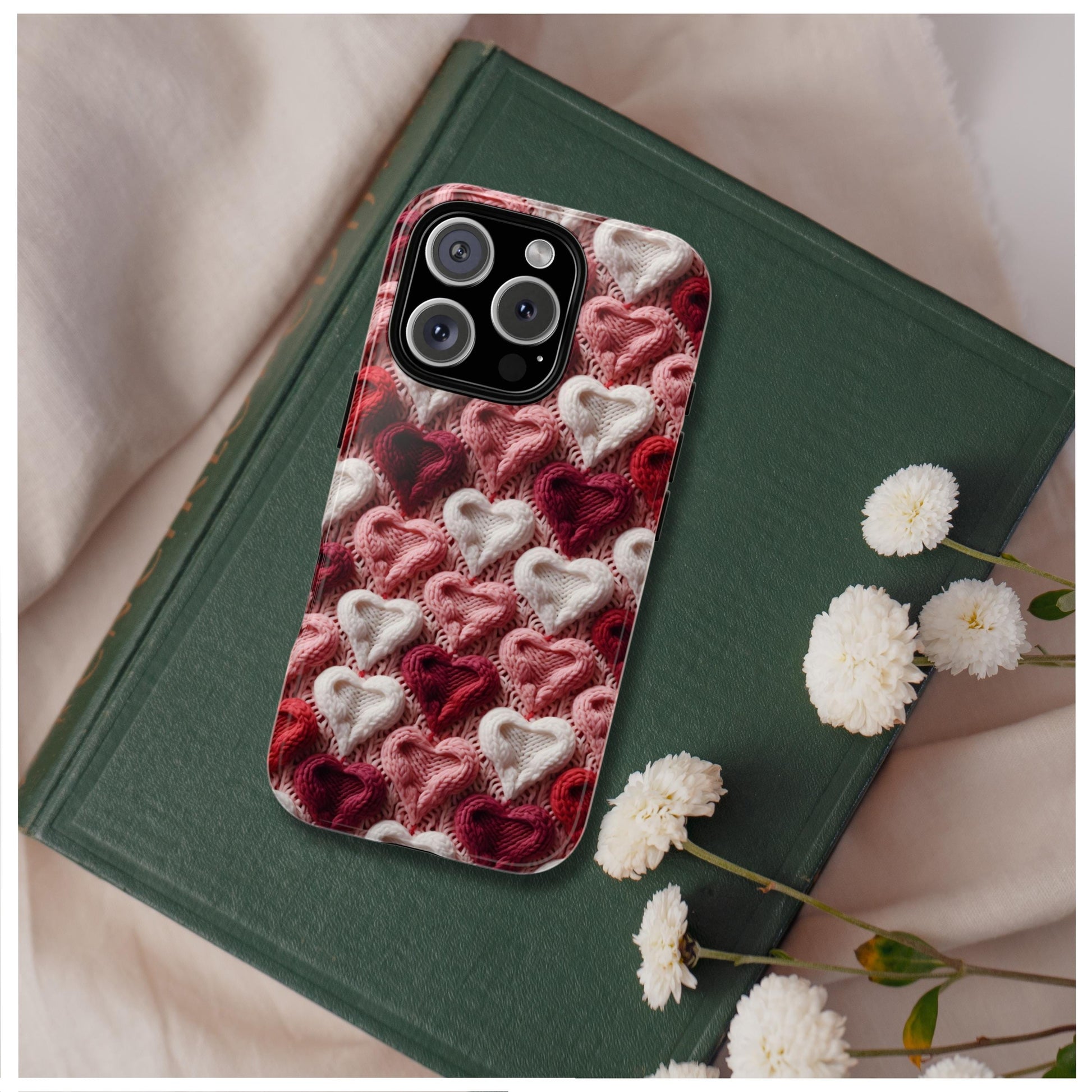 Valentine day knitted heart phone case for iPhone, for Samsung Galaxy, for Google Pixel models - ideal yarn lover gift for her