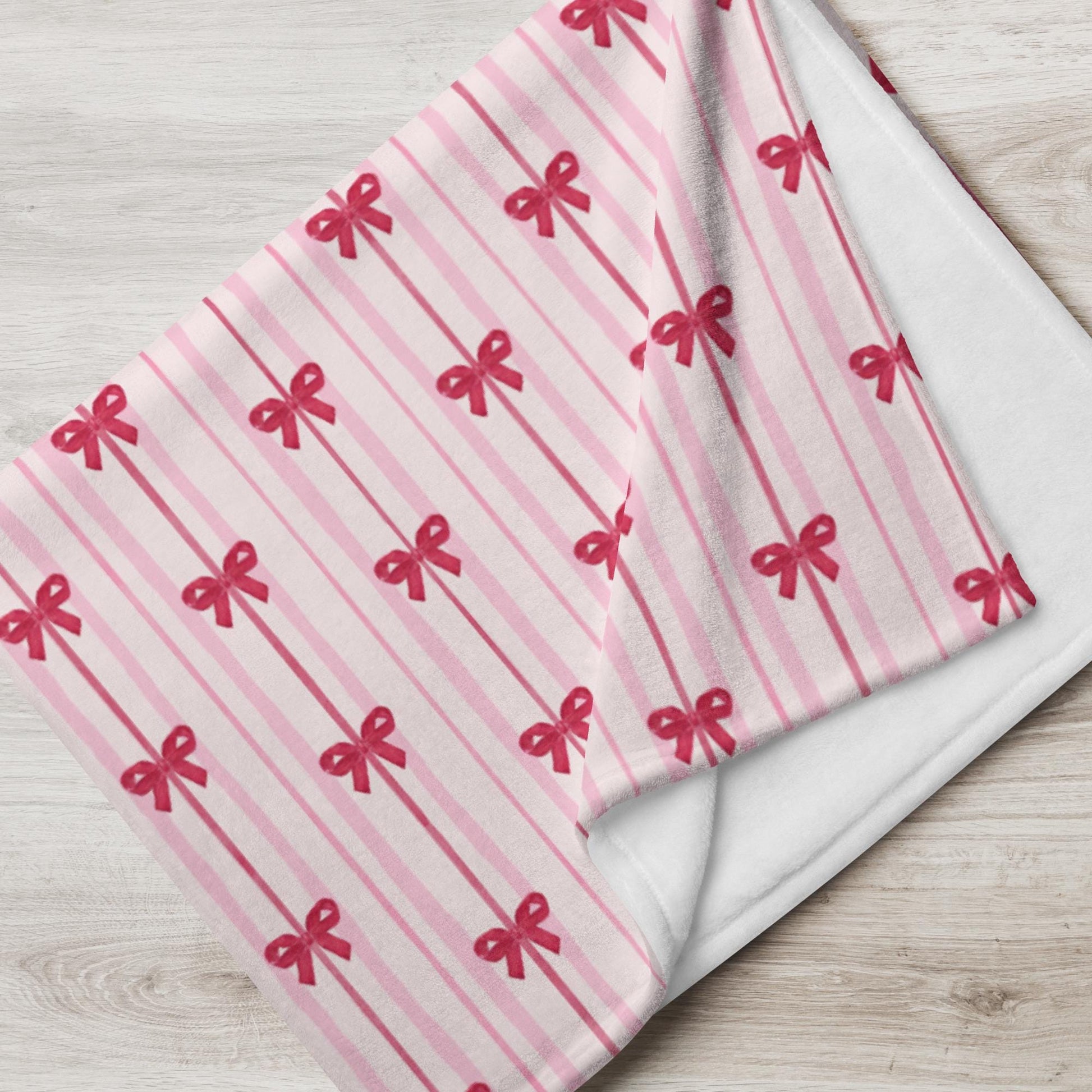 Red bow stripe blanket