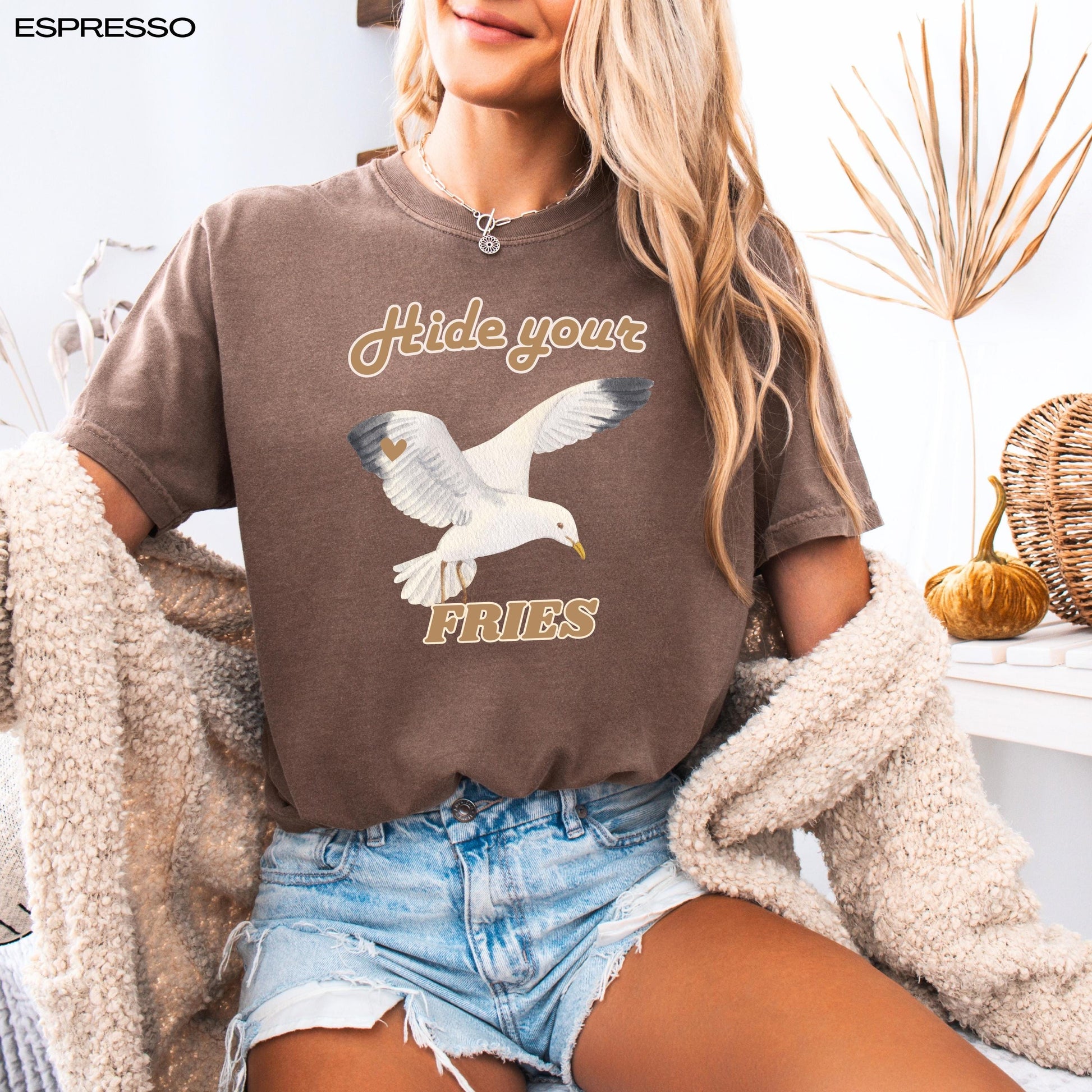 Seagull Hide Your Fries Shirt, united kingdom hoodie, retro cutecore aesth, beach bum sweatshirt, Scottsdale tee, sea animal, college gift